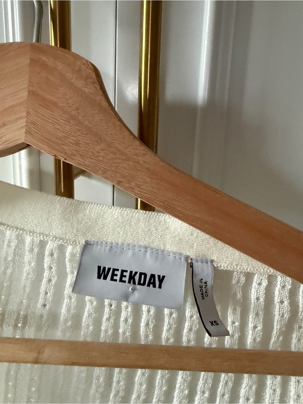 Weekday Cream Ribbed Button-Down V-Neck Top - Picture 3 of 4